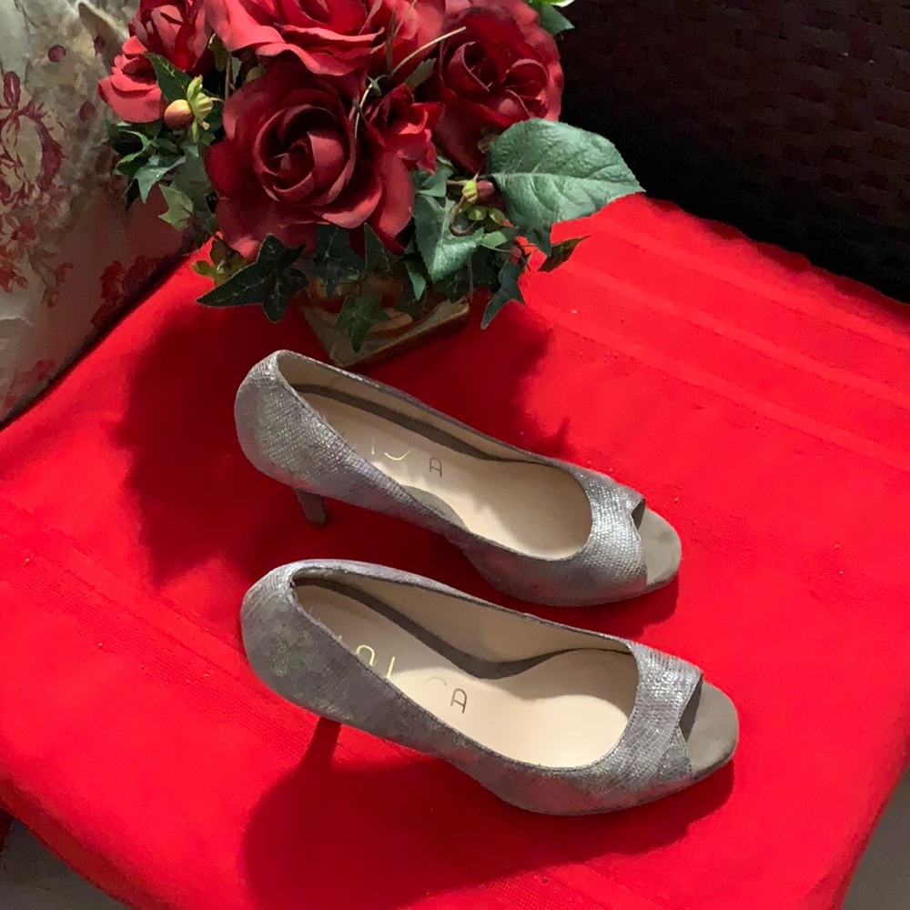 Unisa open Toe shoes with heels- Brand New